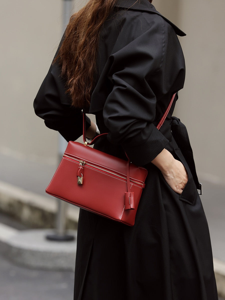 AURELIA Structured Leather Shoulder Bag