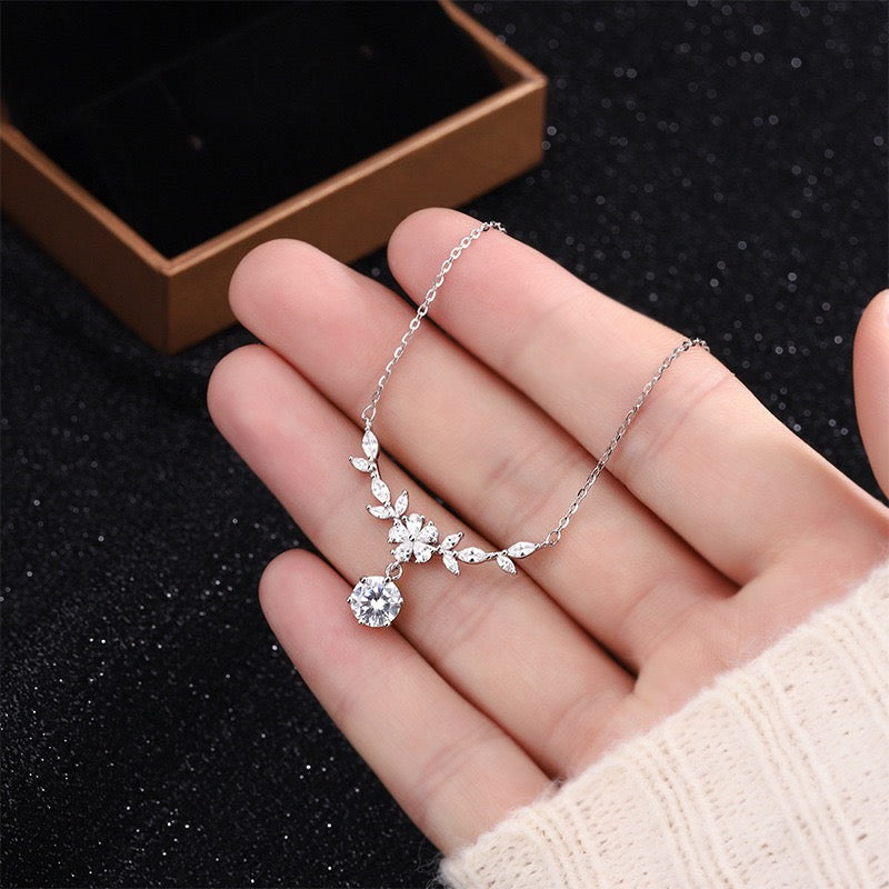 FLORVEIL Pure Silver Floral Drop Necklace